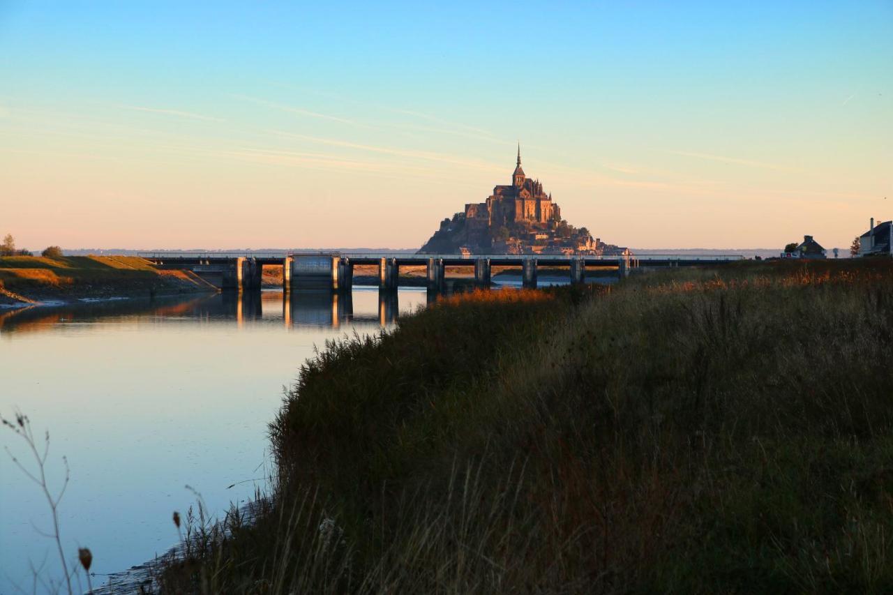 Le Mouton Blanc Hotel Mont-Saint-Michel Luaran gambar